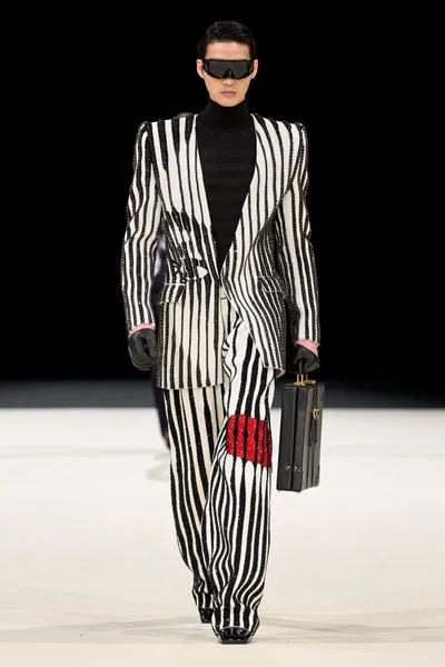 Look 9